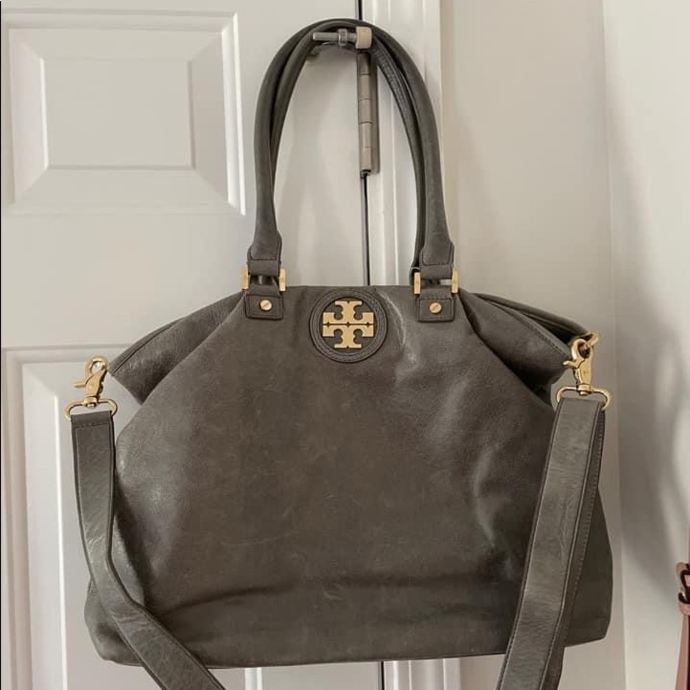 Beautiful Tory Burch hobo bag. Gently worn. Large dust bag included.